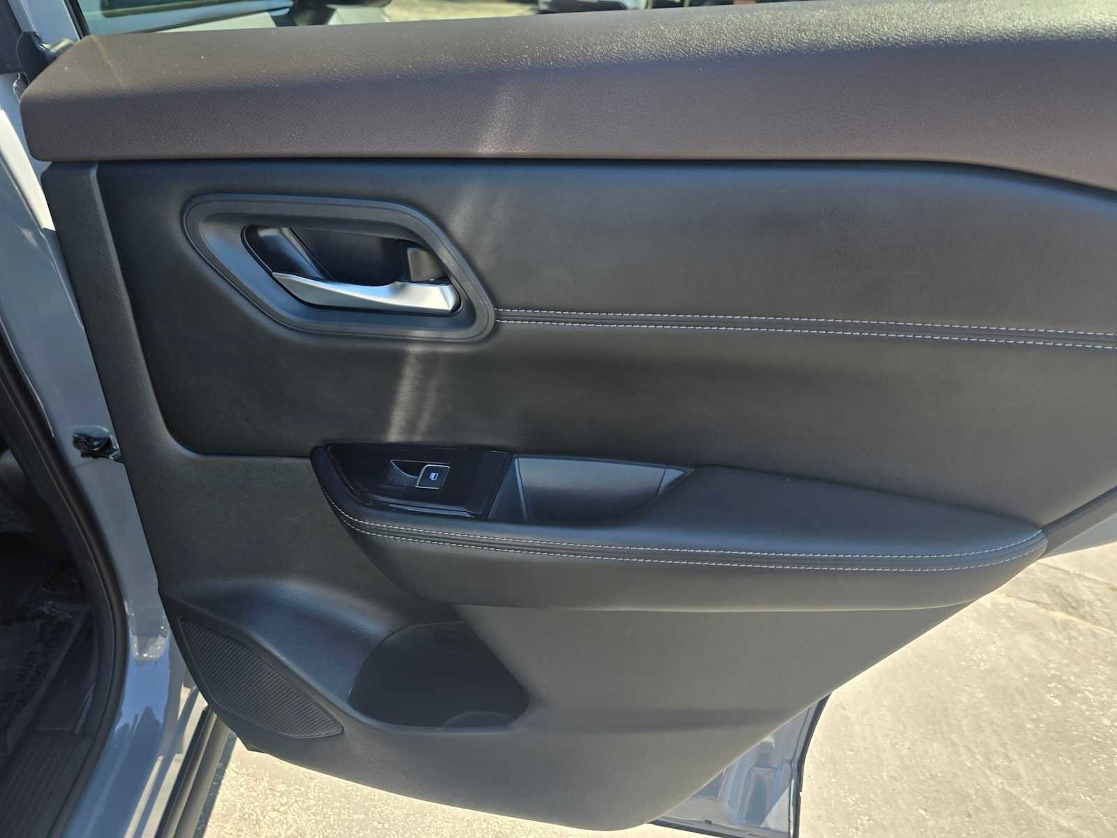 Used 2023 Nissan Rogue SL image 13