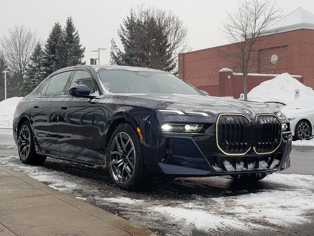 New 2026 BMW 740i xDrive w/ Premium Package image 3