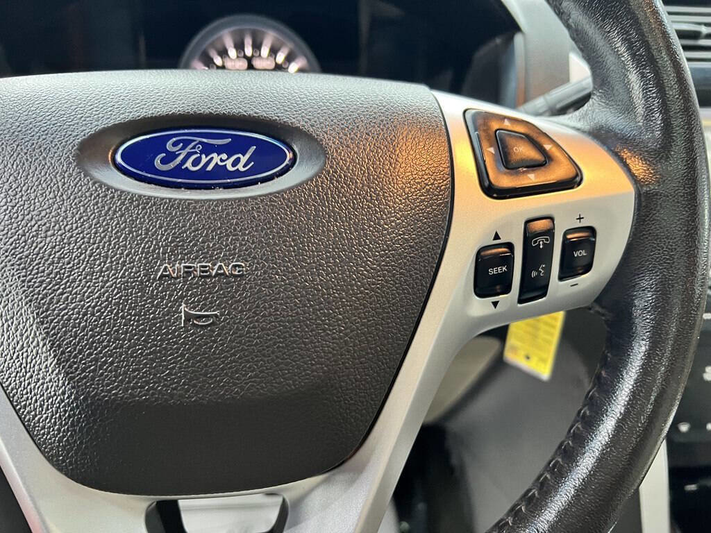 Used 2015 Ford Explorer XLT w/ Equipment Group 202A image 23