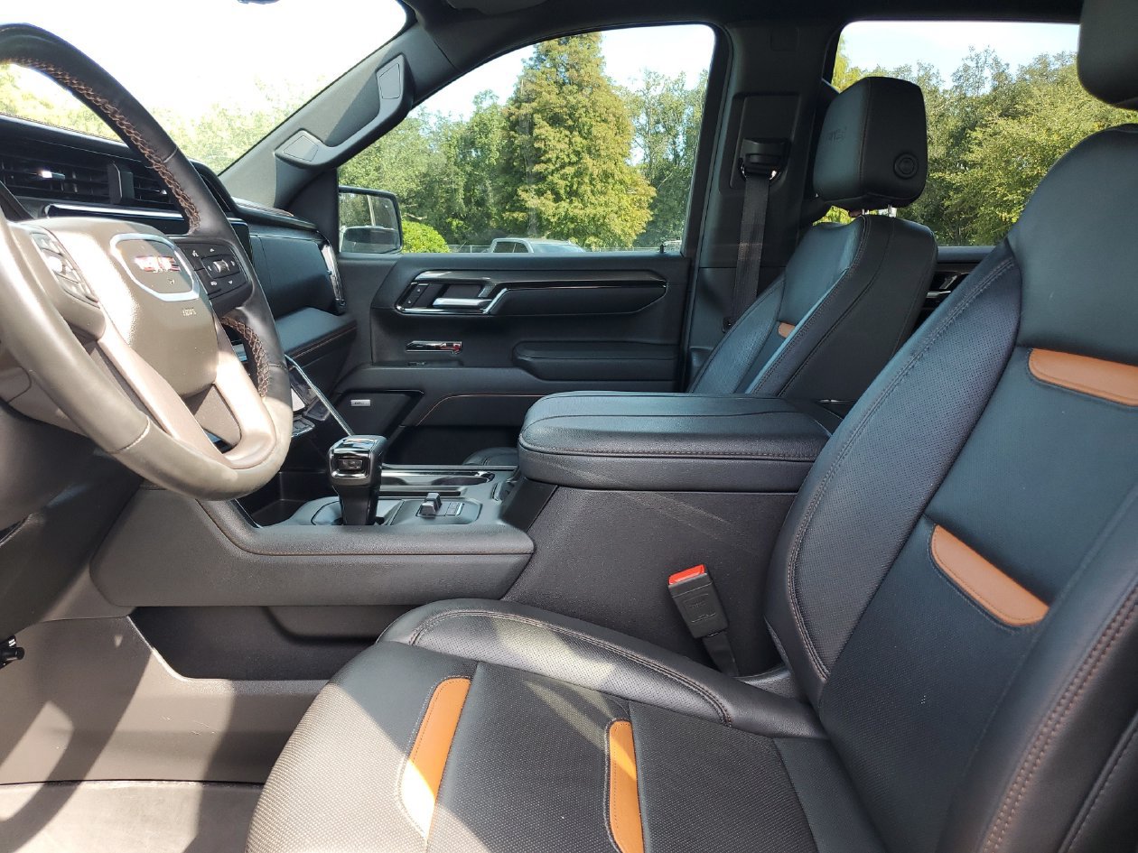 Used 2025 GMC Sierra 1500 AT4 w/ AT4 Premium Package AWD/4WD image 19