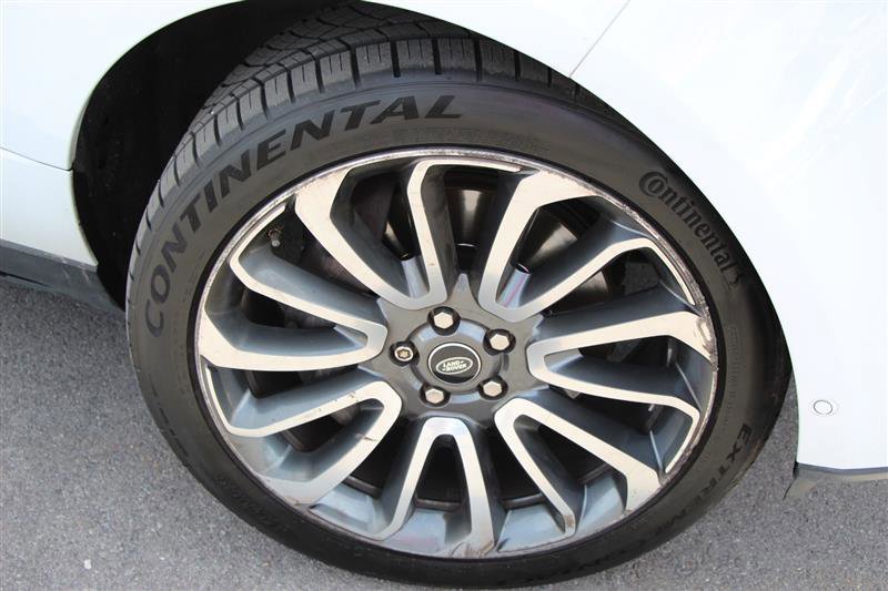 Used 2015 Land Rover Range Rover Autobiography image 12