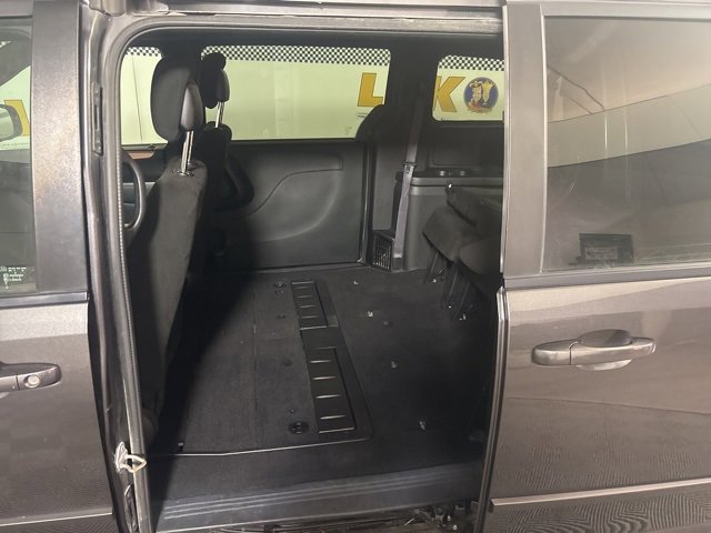 Used 2015 Dodge Grand Caravan SXT w/ Blacktop Package image 16