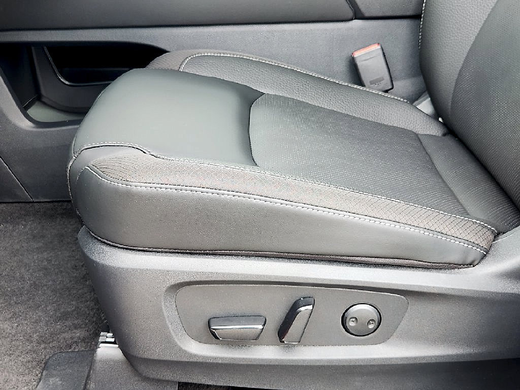 New 2026 Nissan Pathfinder SL FWD image 22