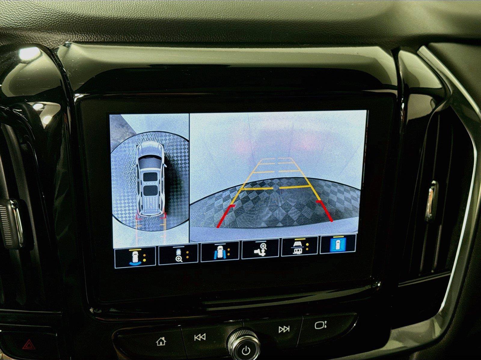 Used 2023 Chevrolet Traverse RS AWD/4WD image 8