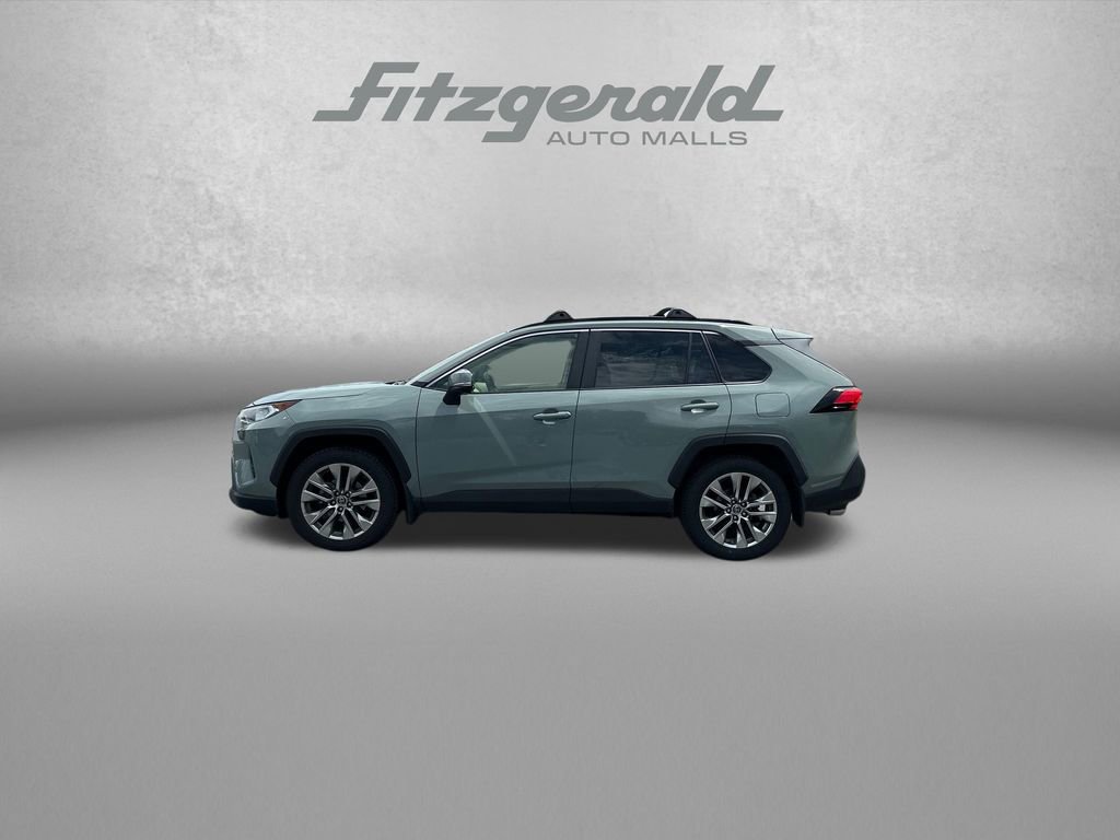 Used 2019 Toyota RAV4 XLE Premium w/ Cold Weather Package AWD/4WD image 4