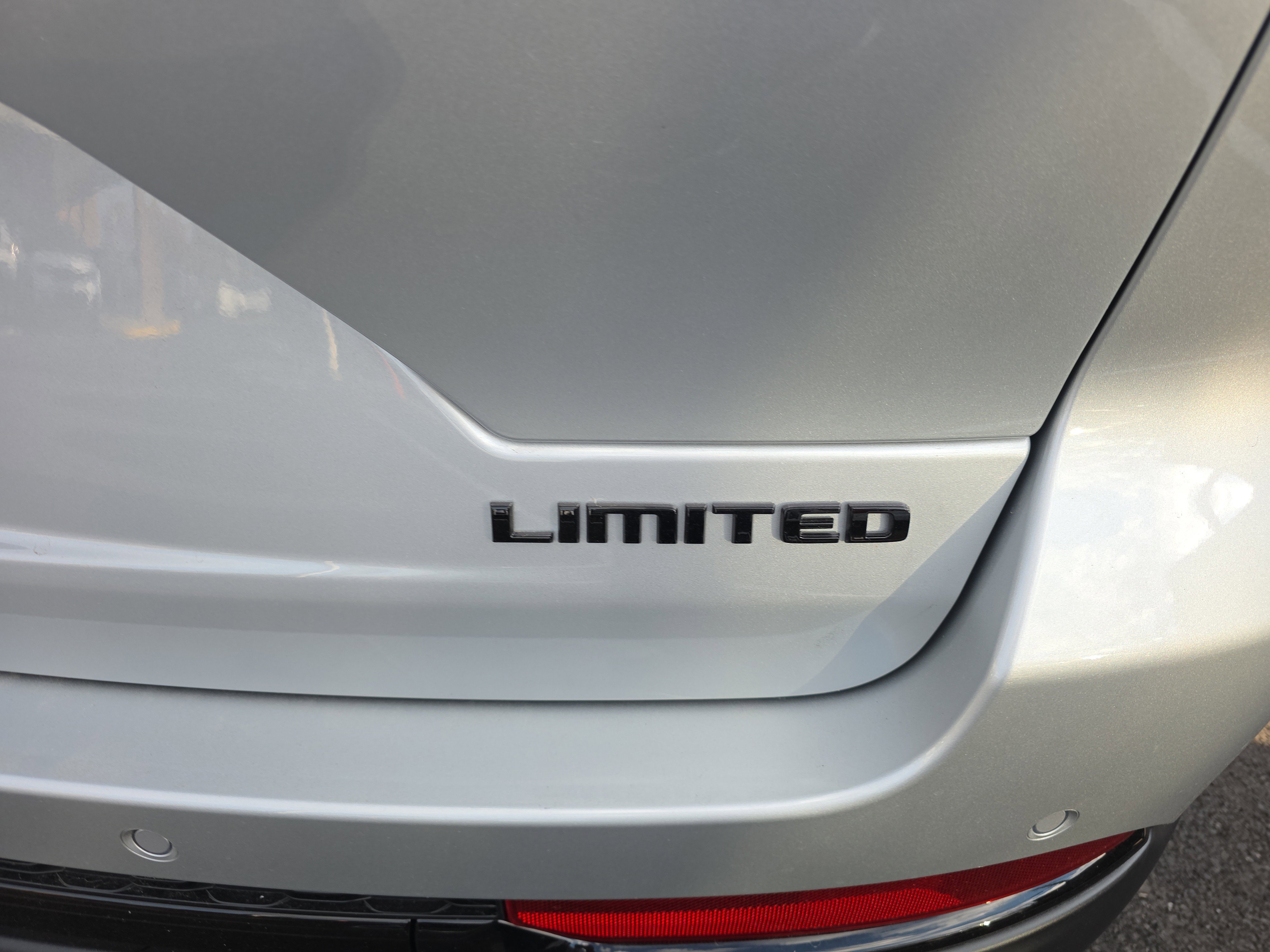 New 2025 Jeep Grand Cherokee Limited w/ Black Appearance Package image 28