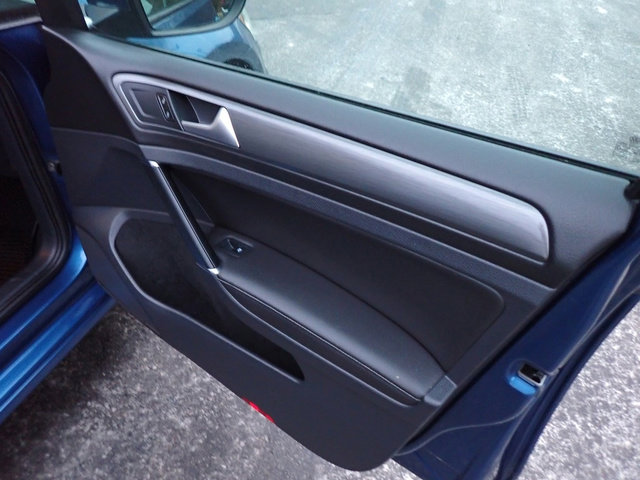 Used 2019 Volkswagen Golf SE w/ Driver Assistance Package image 16