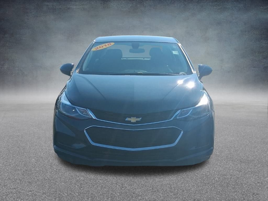 Used 2018 Chevrolet Cruze LT w/ LT Convenience Package FWD video 2
