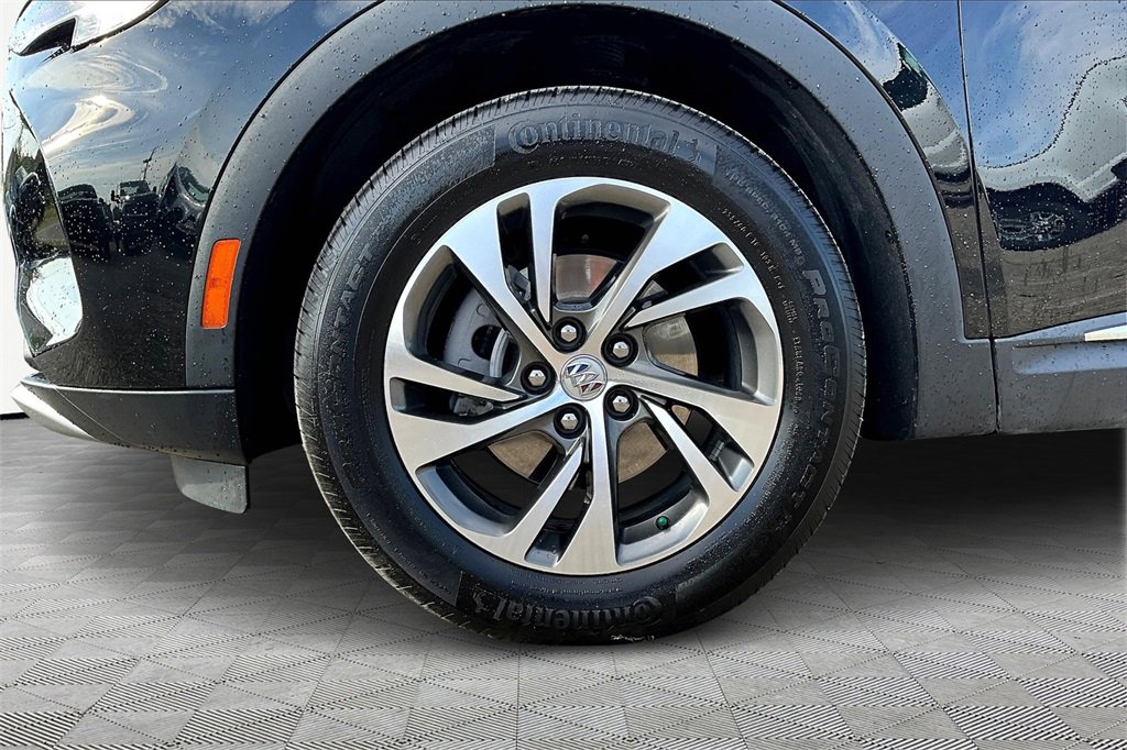 Used 2023 Buick Envision Essence image 9