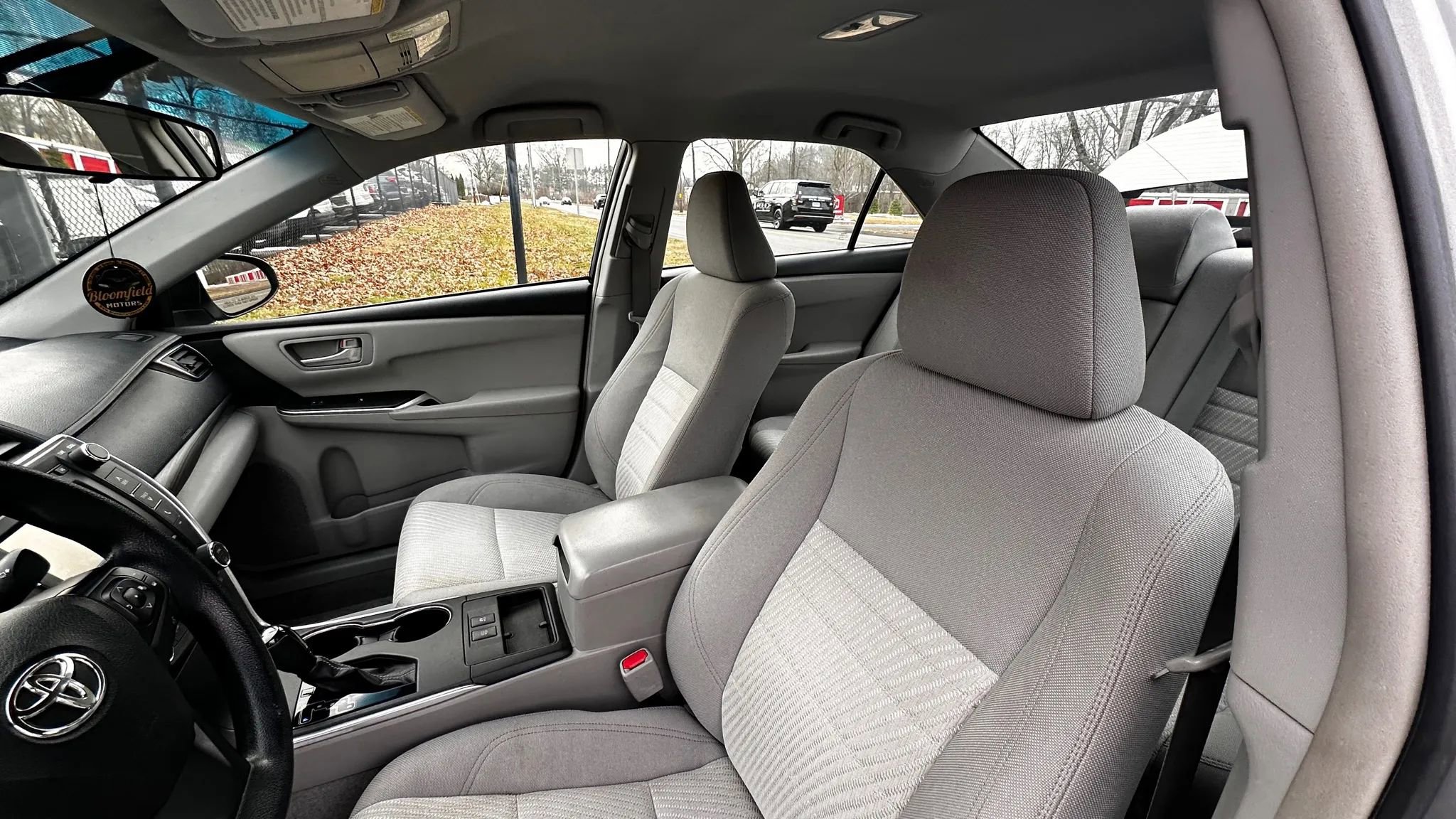 Used 2015 Toyota Camry LE image 17