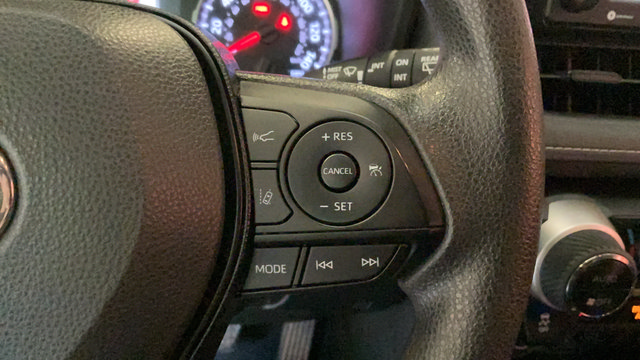 Used 2020 Toyota RAV4 XLE FWD image 12