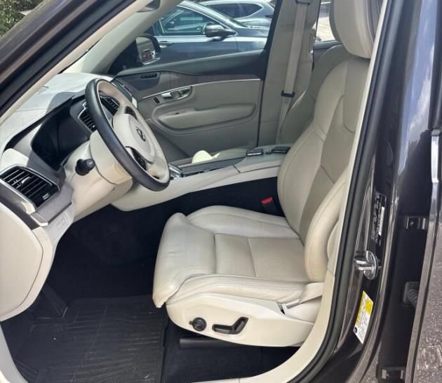 Used 2023 Volvo XC90 T8 Ultimate w/ Protection Package Premier AWD/4WD image 5