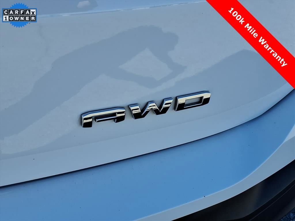 Used 2023 GMC Terrain SLE w/ Driver Convenience Package image 11