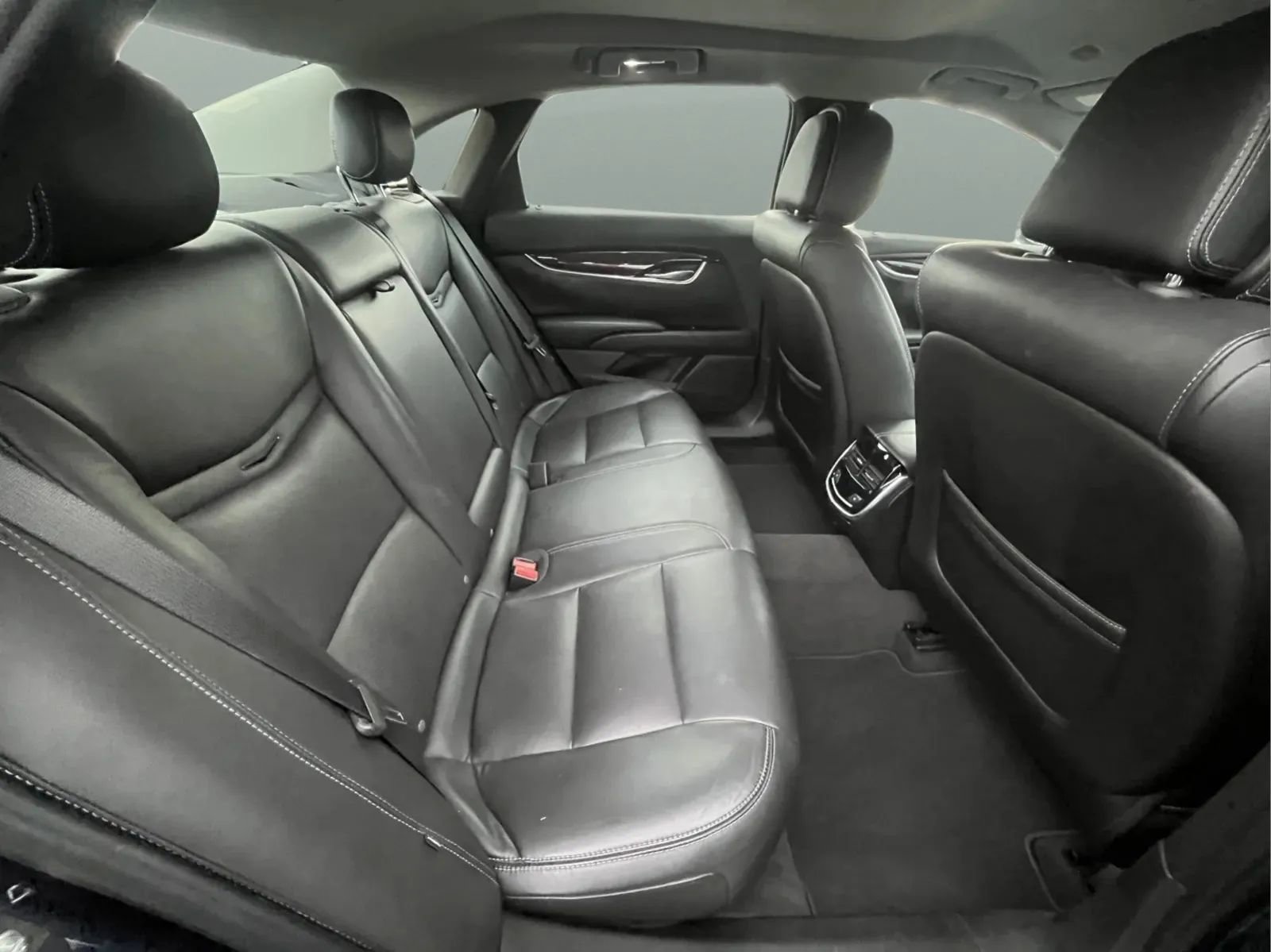 Used 2013 Cadillac XTS Luxury w/ Driver Awareness Package FWD image 11