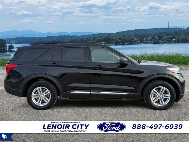 Used 2022 Ford Explorer XLT w/ Equipment Group 202A image 8