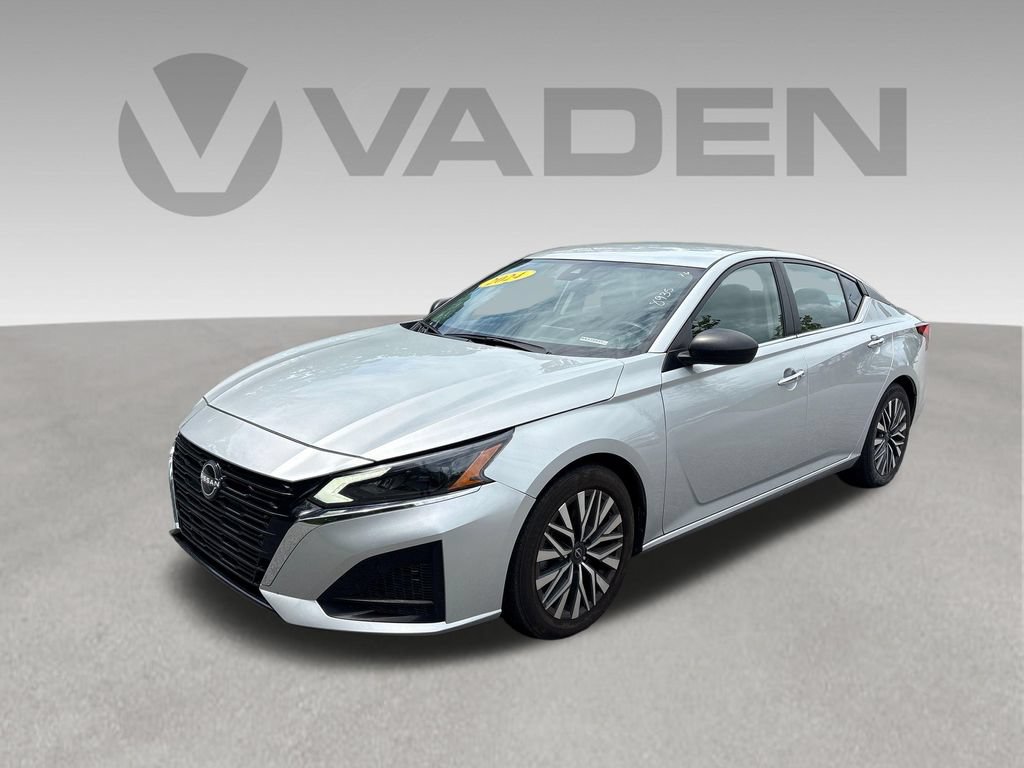 Used 2024 Nissan Altima 2.5 SV