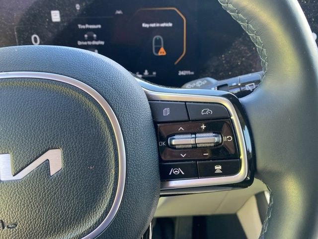 Used 2025 Kia Carnival SX Prestige FWD image 23