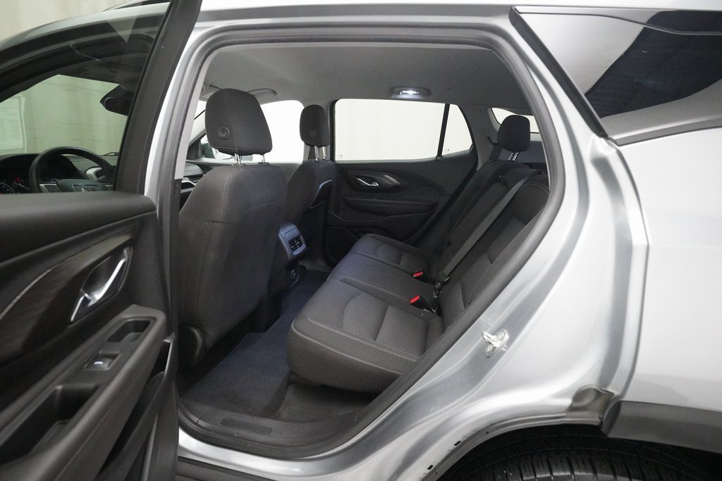 Used 2023 GMC Terrain SLE w/ Driver Convenience Package image 15