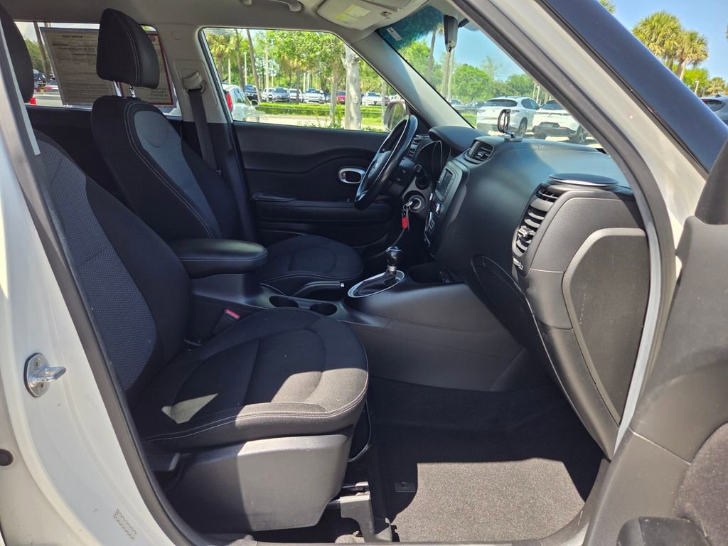 Used 2017 Kia Soul + w/ Designer's Package FWD image 32