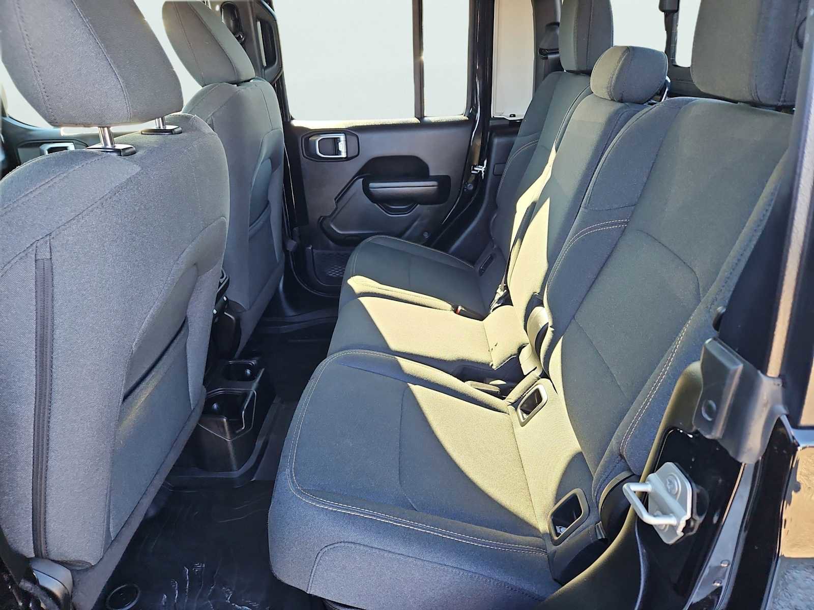Used 2024 Jeep Gladiator Sport image 31