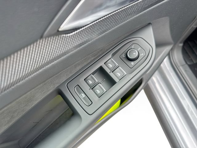 New 2026 Volkswagen GTI SE FWD image 15
