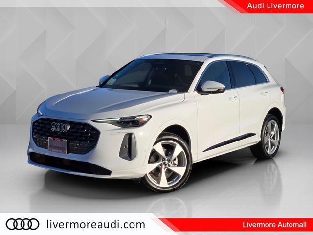 Used 2025 Audi Q5 Premium Plus w/ Premium Plus image 2