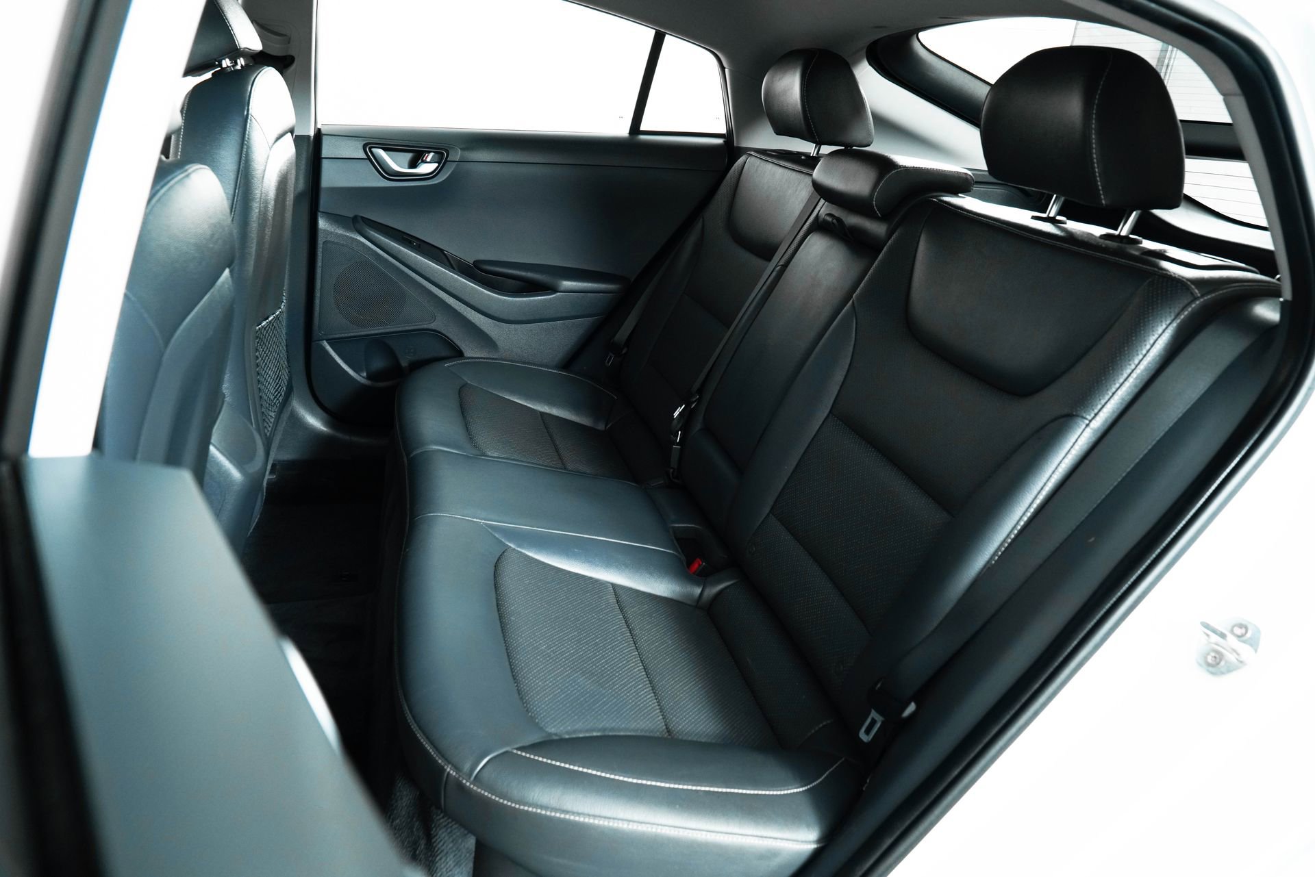 Used 2017 Hyundai Ioniq Limited image 21