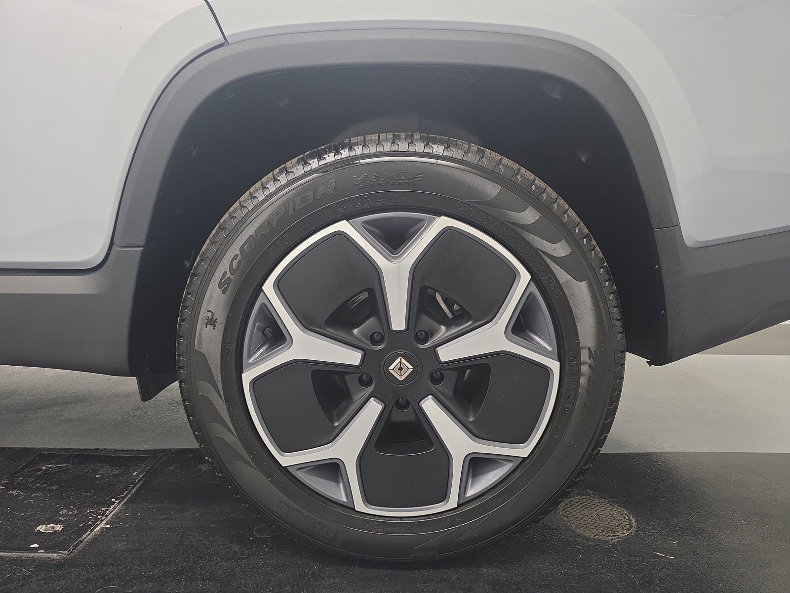 Used 2024 Rivian R1T Adventure AWD/4WD image 10
