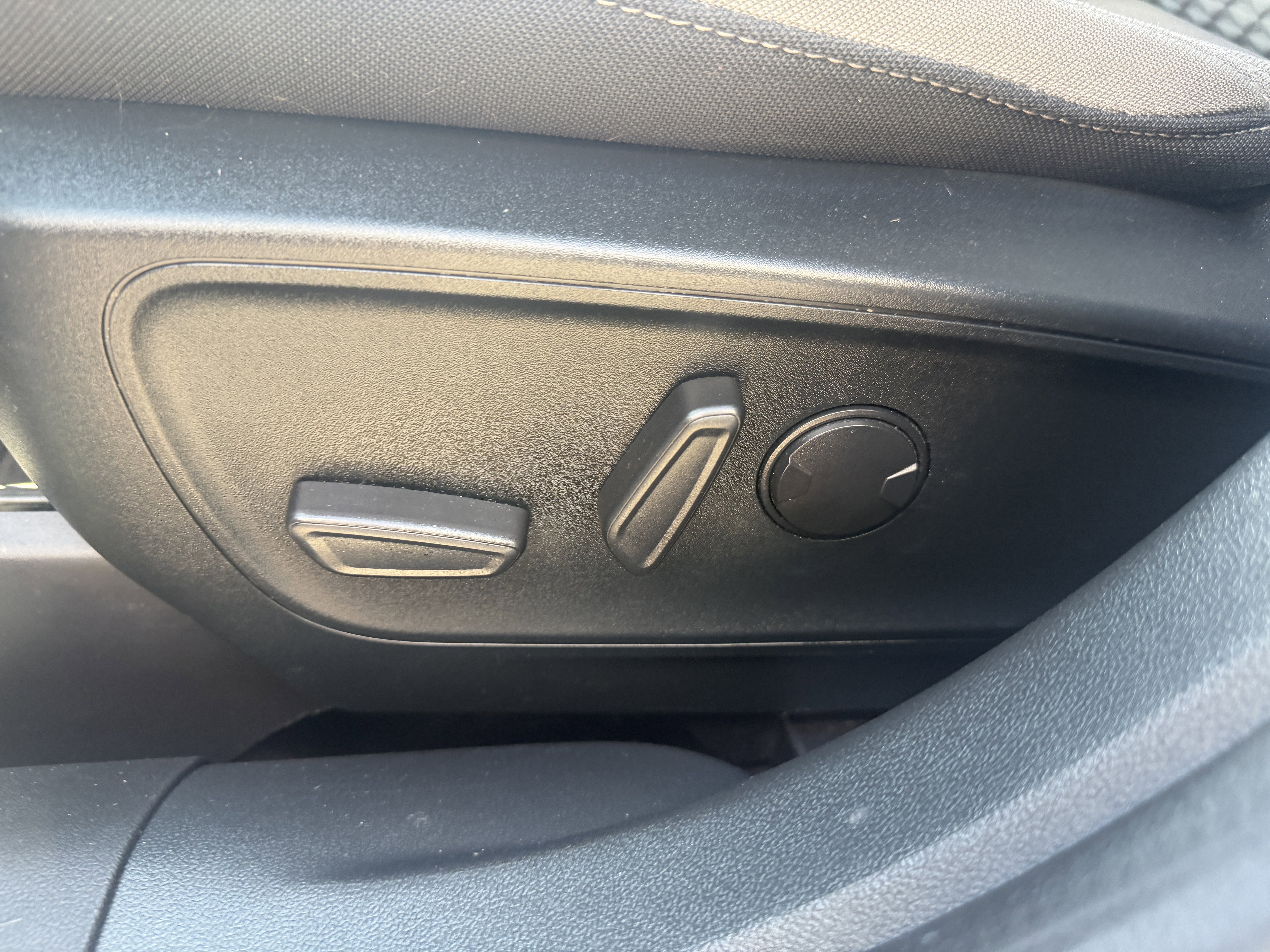 Used 2021 Ford Escape SE w/ Convenience Package AWD/4WD image 30