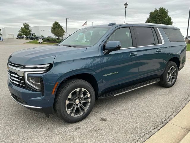 New 2026 Chevrolet Suburban LT w/ Comfort Package AWD/4WD image 3