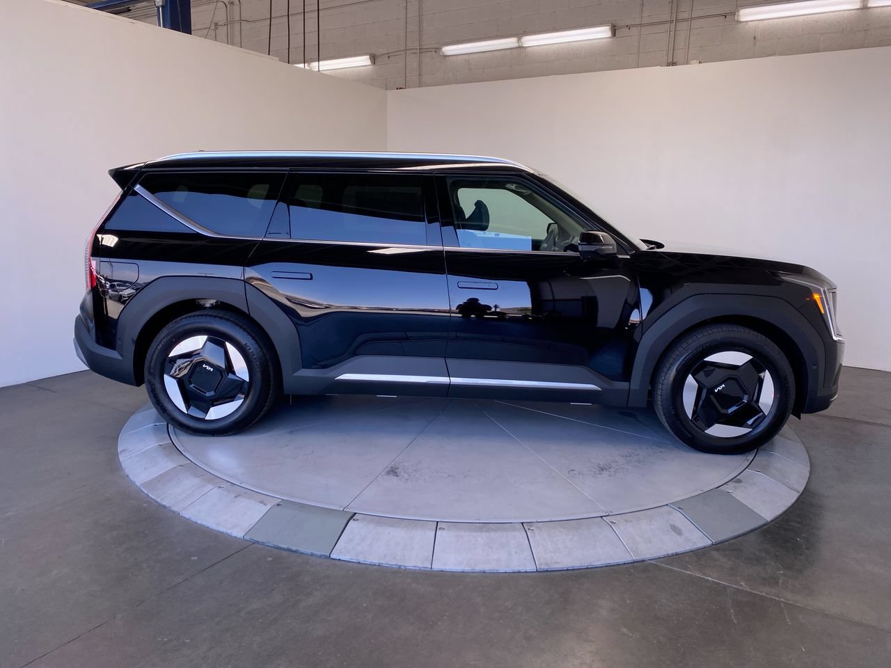 New 2026 Kia EV9 Wind AWD/4WD image 6