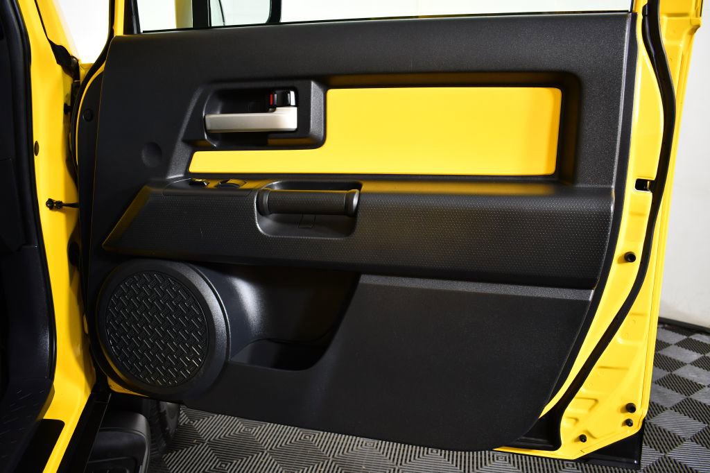 Used 2007 Toyota FJ Cruiser 4WD image 38