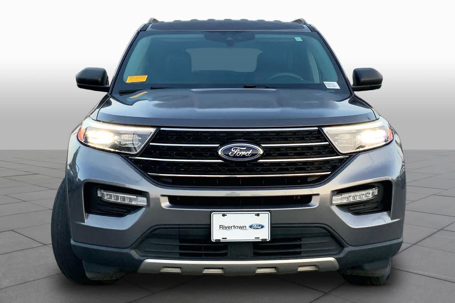 Used 2021 Ford Explorer XLT w/ Equipment Group 202A RWD image 4