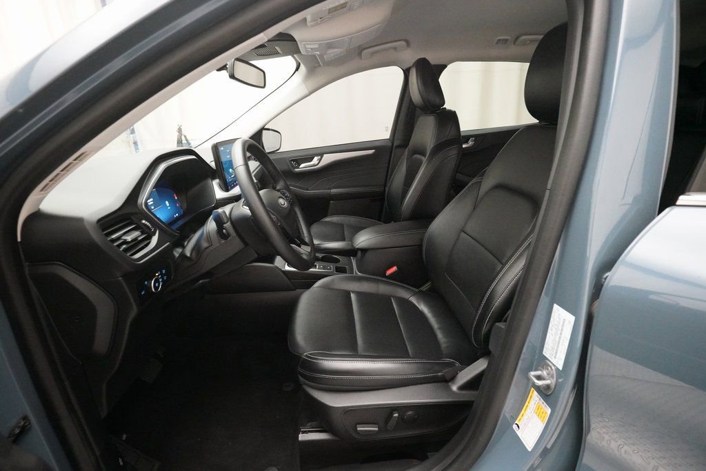 Used 2023 Ford Escape Platinum image 7
