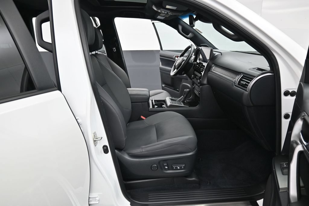 Used 2022 Lexus GX 460 w/ Black Line Special Edition AWD/4WD image 41