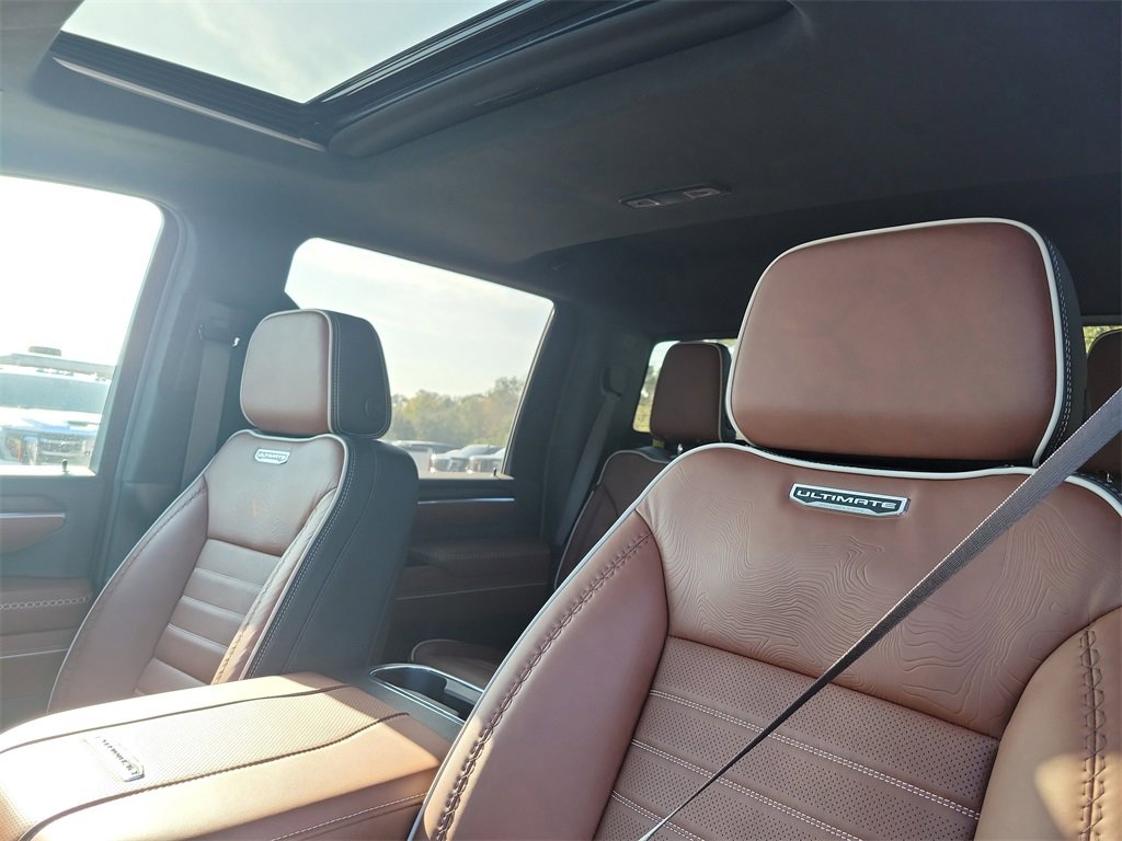 New 2025 GMC Sierra 3500 Denali Ultimate image 24