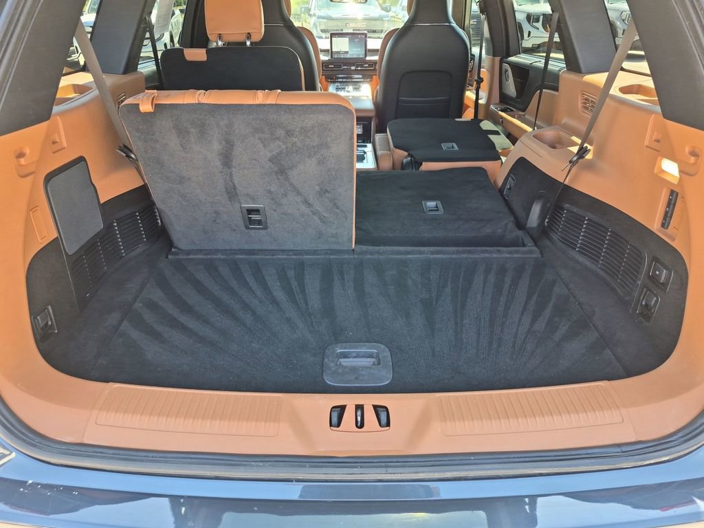 Used 2023 Lincoln Aviator Black Label w/ Dynamic Handling Package AWD/4WD image 41