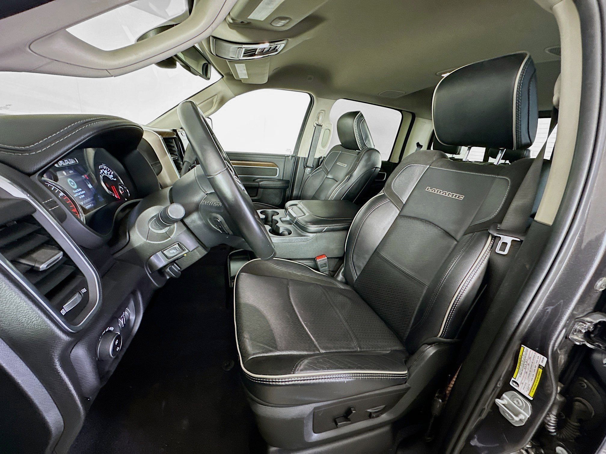 Used 2024 RAM 2500 Laramie image 13