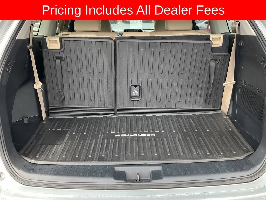 Used 2022 Toyota Highlander XLE FWD image 16
