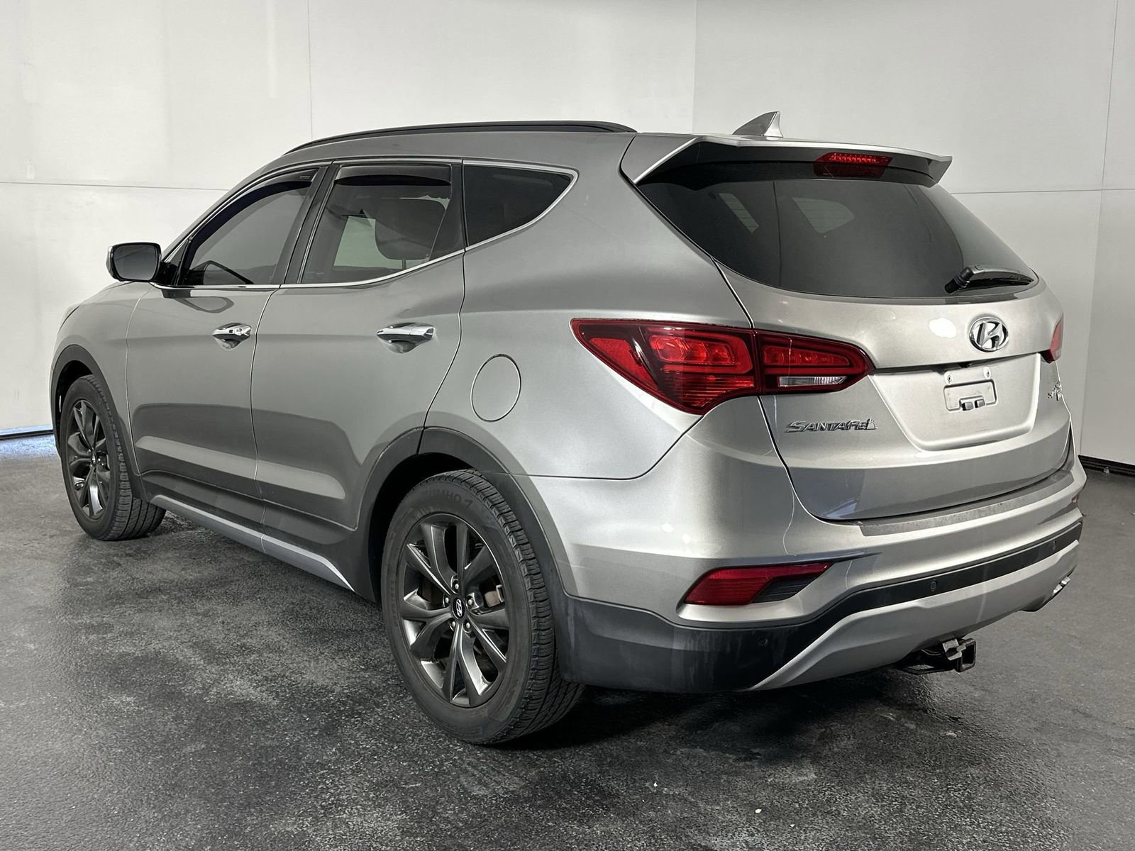 Used 2017 Hyundai Santa Fe Sport image 9