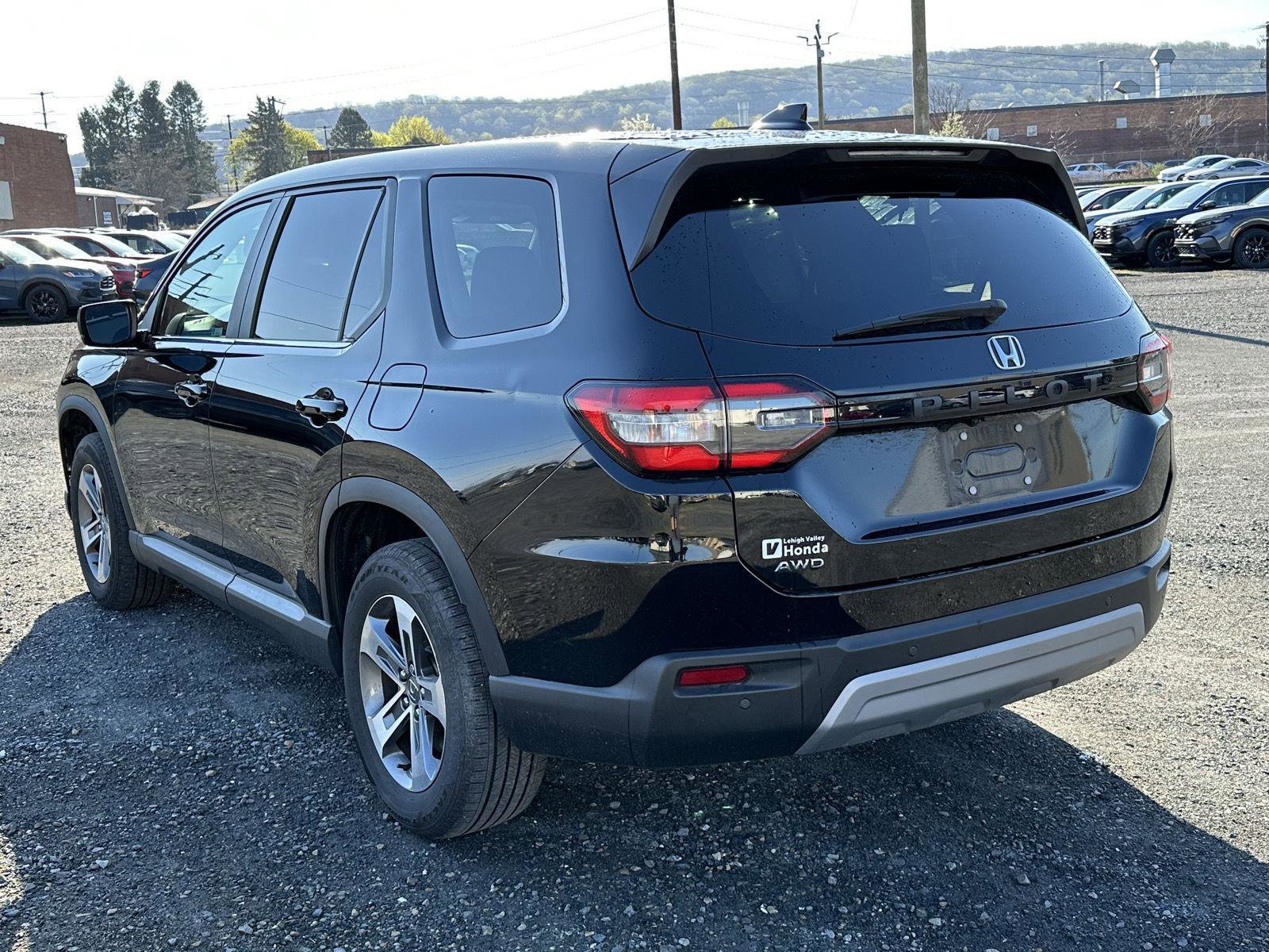 Used 2023 Honda Pilot EX-L image 6