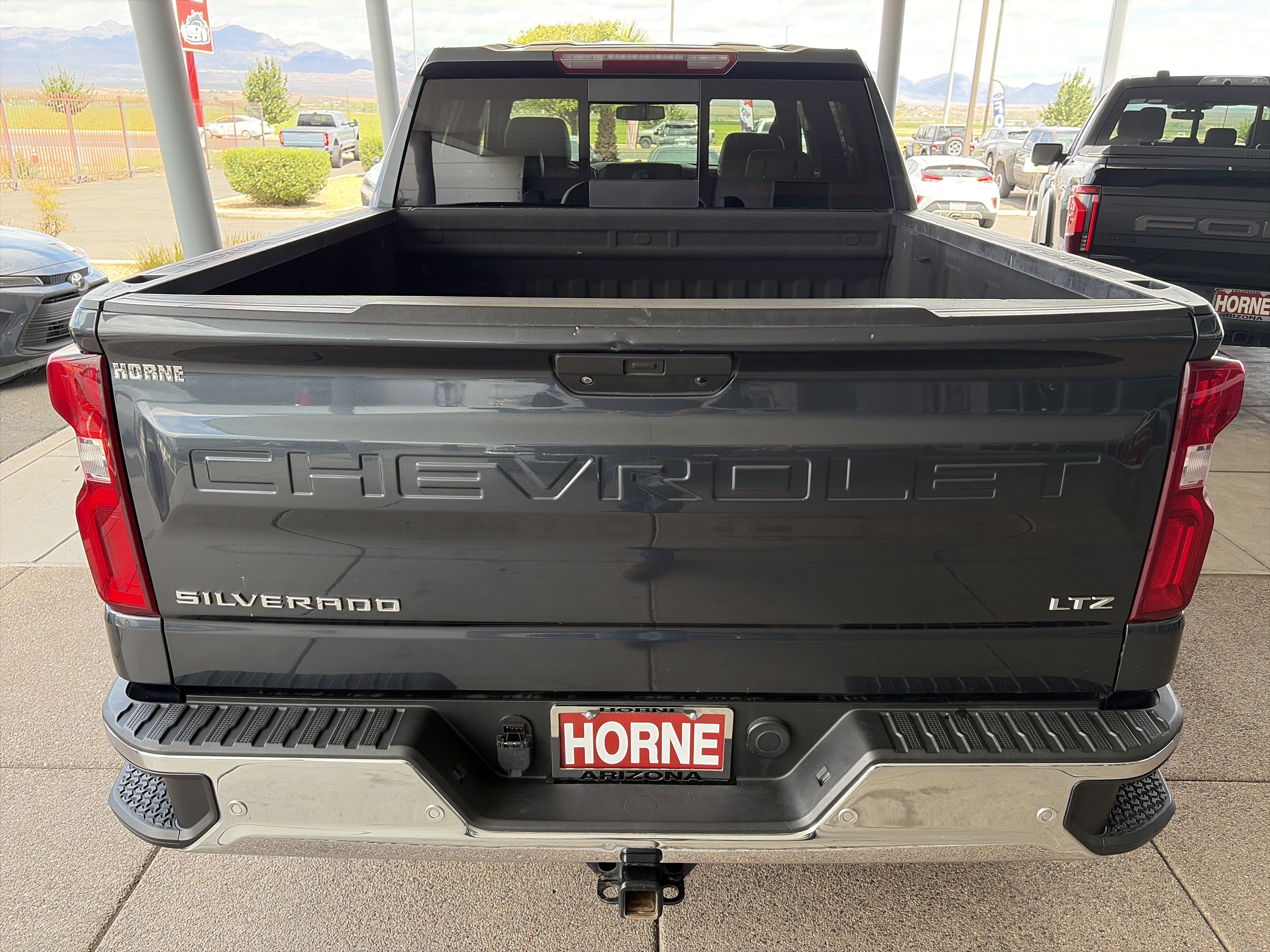Used 2022 Chevrolet Silverado 1500 LTZ AWD/4WD image 5