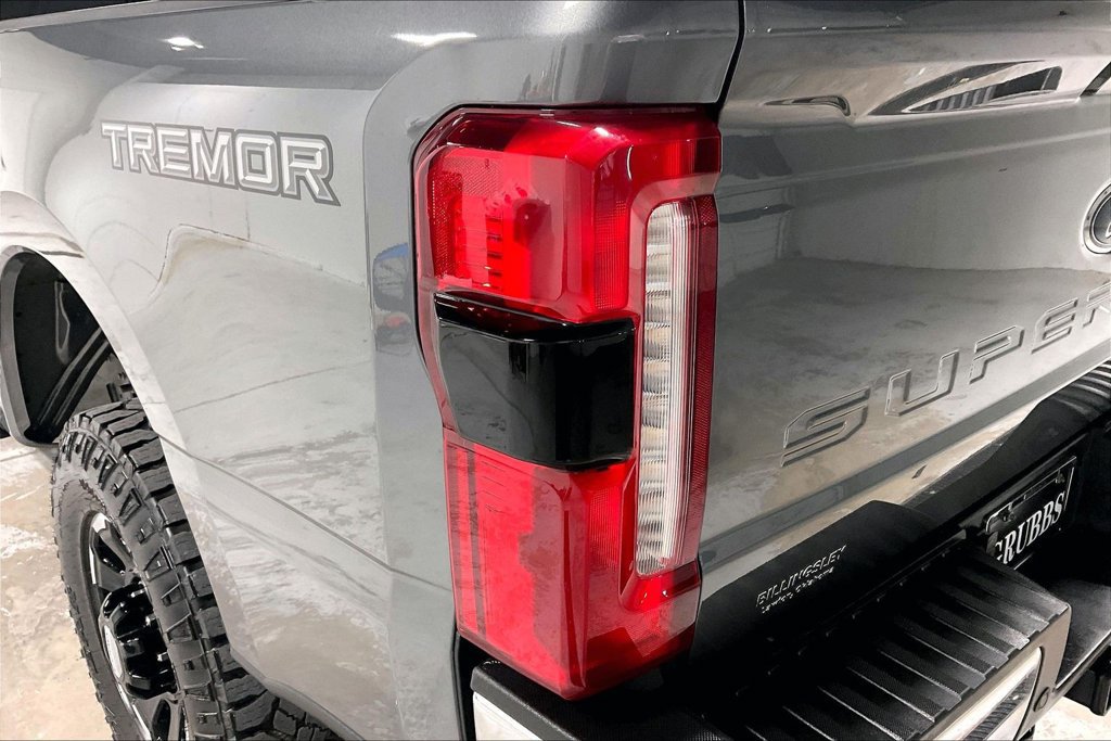 Used 2025 Ford F250 Lariat w/ Tremor Off-Road Package AWD/4WD image 37