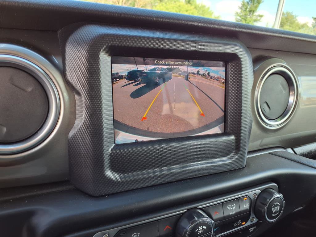 Used 2020 Jeep Wrangler Unlimited Sahara image 16