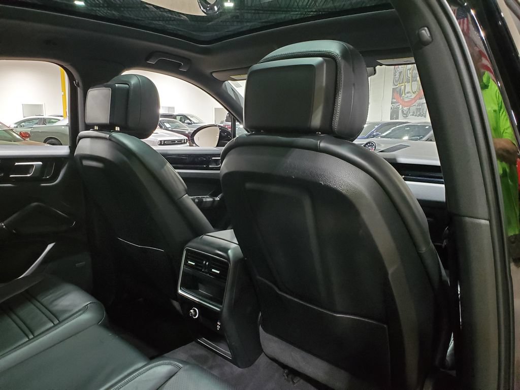 Used 2022 Porsche Cayenne Coupe AWD/4WD image 21