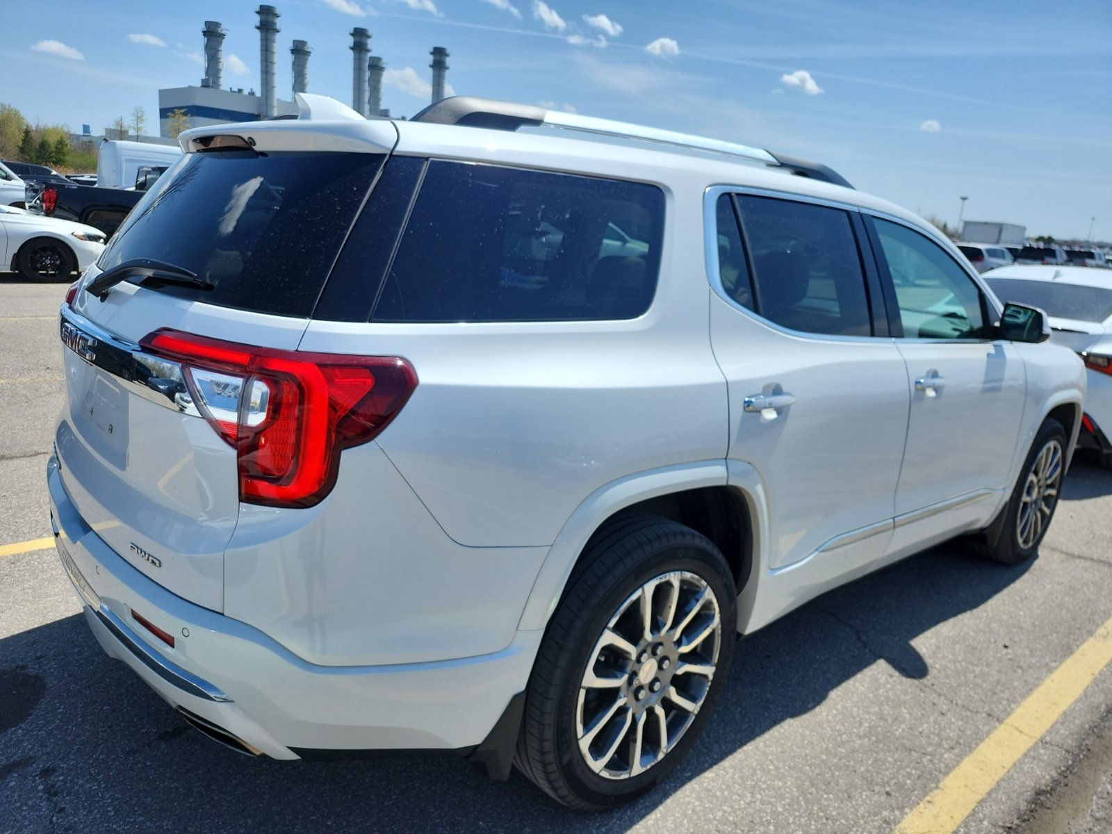 Used 2020 GMC Acadia Denali w/ GMC Pro Grade Package AWD/4WD image 3
