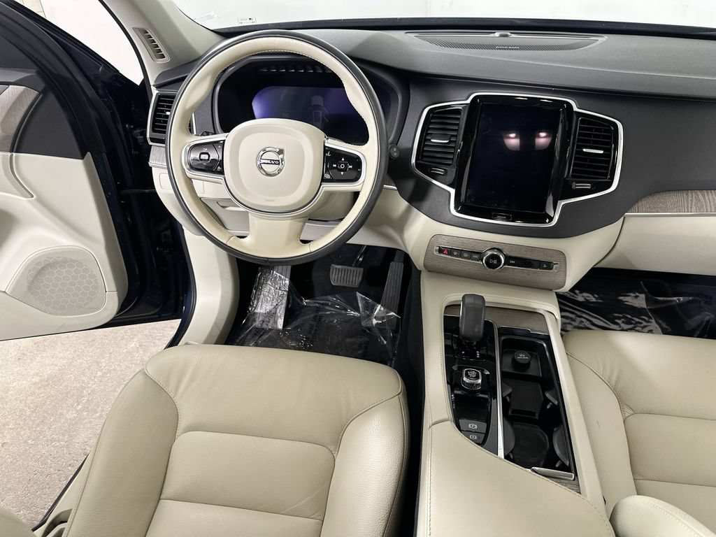 Used 2024 Volvo XC90 B6 Plus AWD/4WD image 17