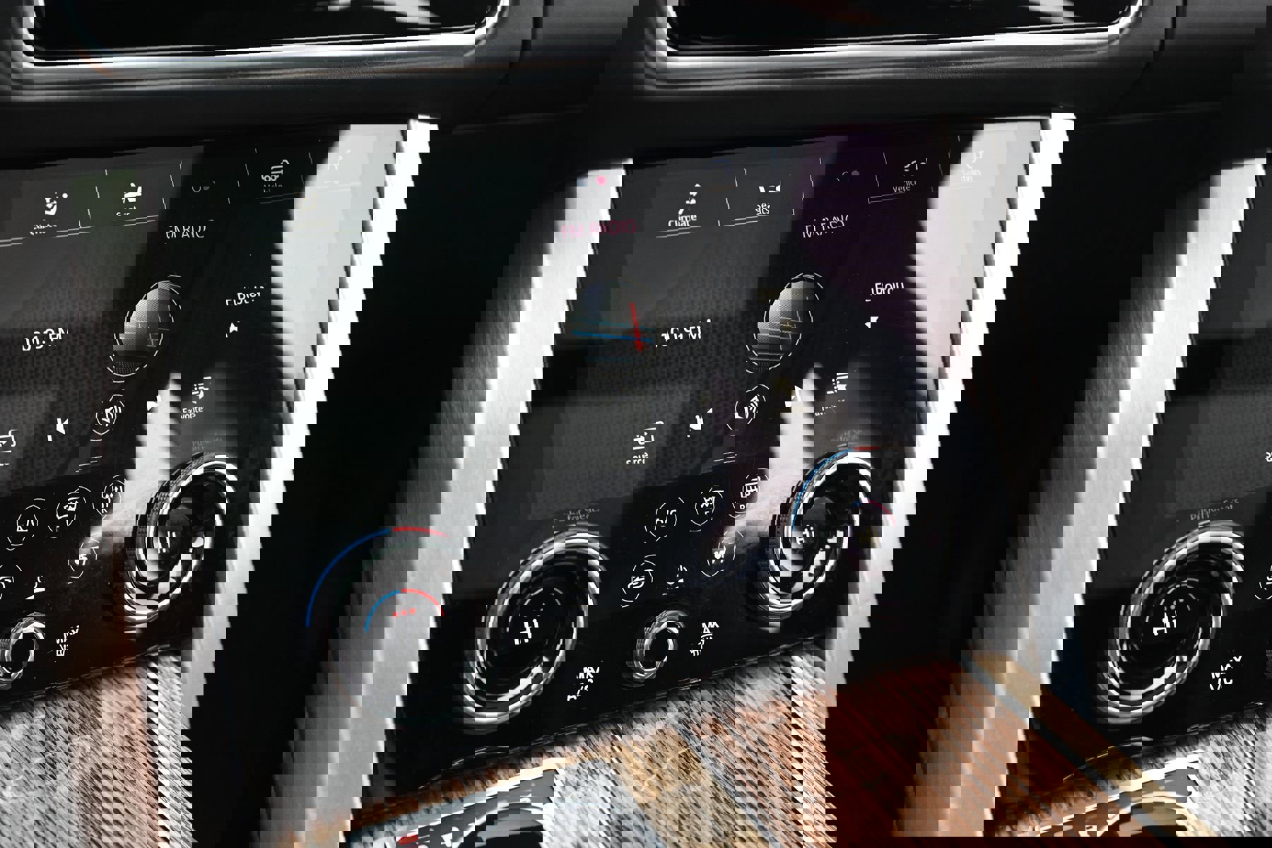 Used 2019 Land Rover Range Rover HSE image 29