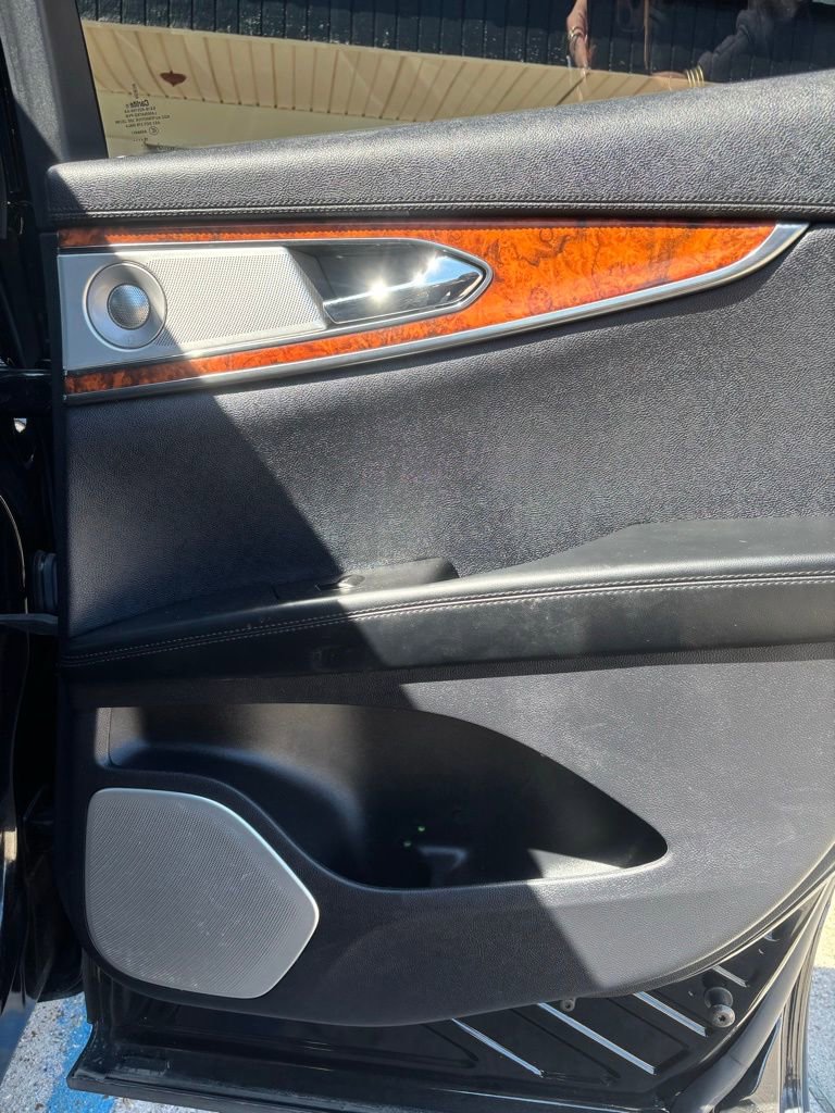 Used 2020 Lincoln Nautilus Reserve w/ Equipment Group 202A image 21