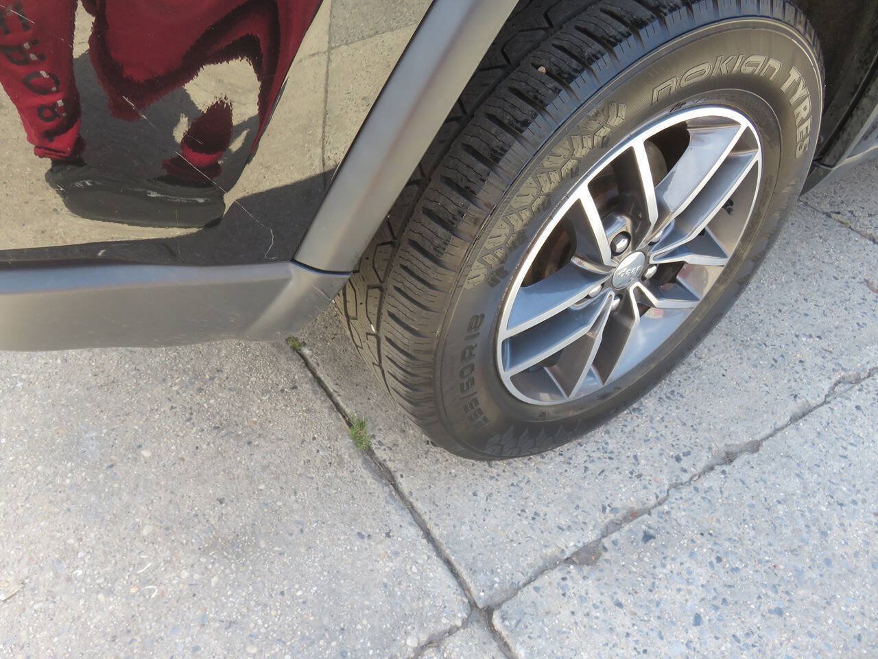 Used 2018 Jeep Grand Cherokee Limited AWD/4WD image 38